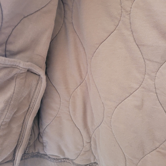 Abercrombie & Fitch Quilted Bomber Jacket - Tan/Beige - Picture 6 of 12